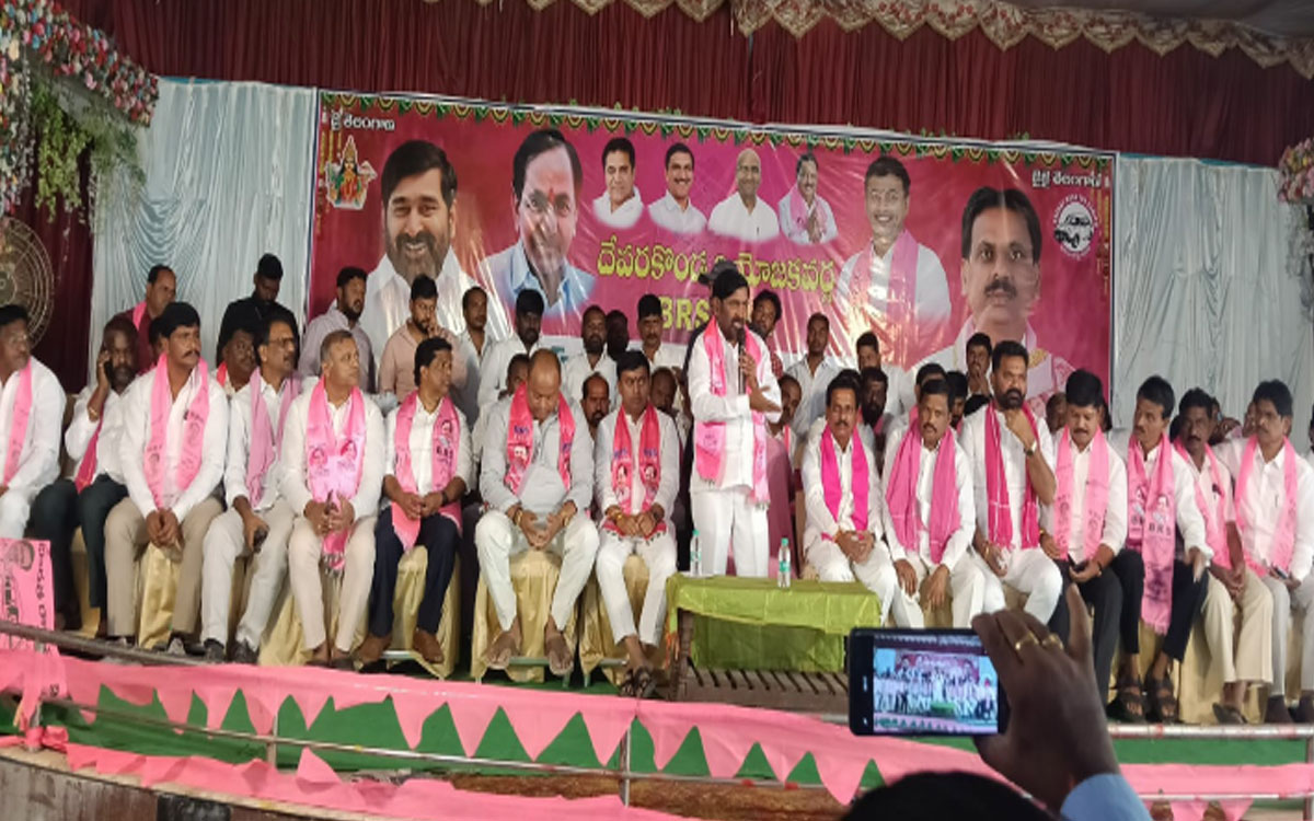 హెలికాప్టర్ మంత్రులకు నీళ్ల సోయి లేదు : మాజీ మంత్రి జగదీశ్ రెడ్డి