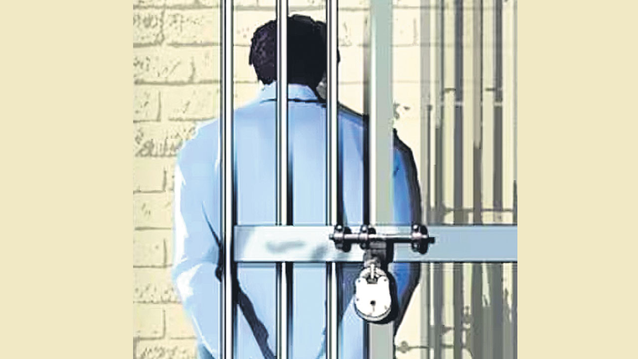 అక్రమాల ములాఖత్‌!