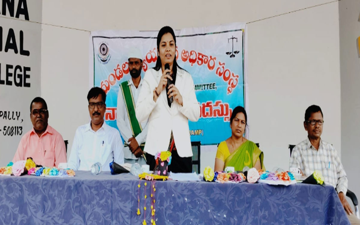 ‘చట్టాలపై అవగాహన పెంచుకోవాలి’