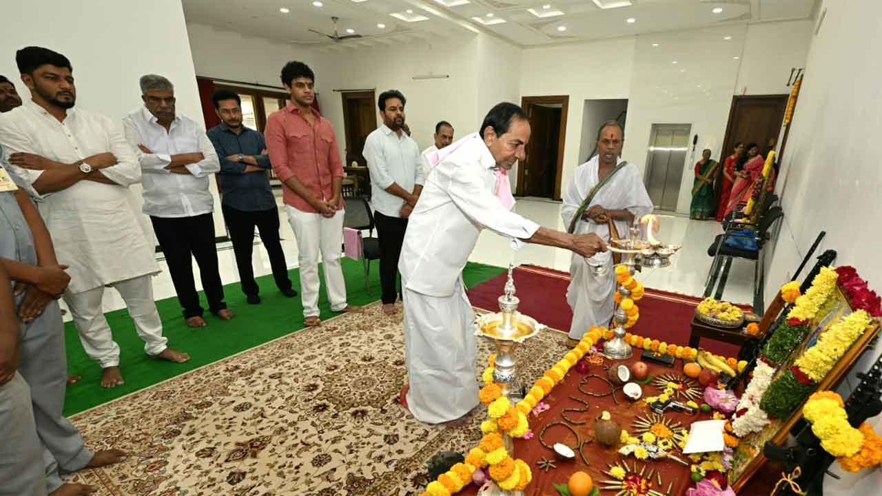 Dussehra Celebrations | ఎర్రవెల్లిలో కేసీఆర్ ఇంట దసరా వేడుకలు..