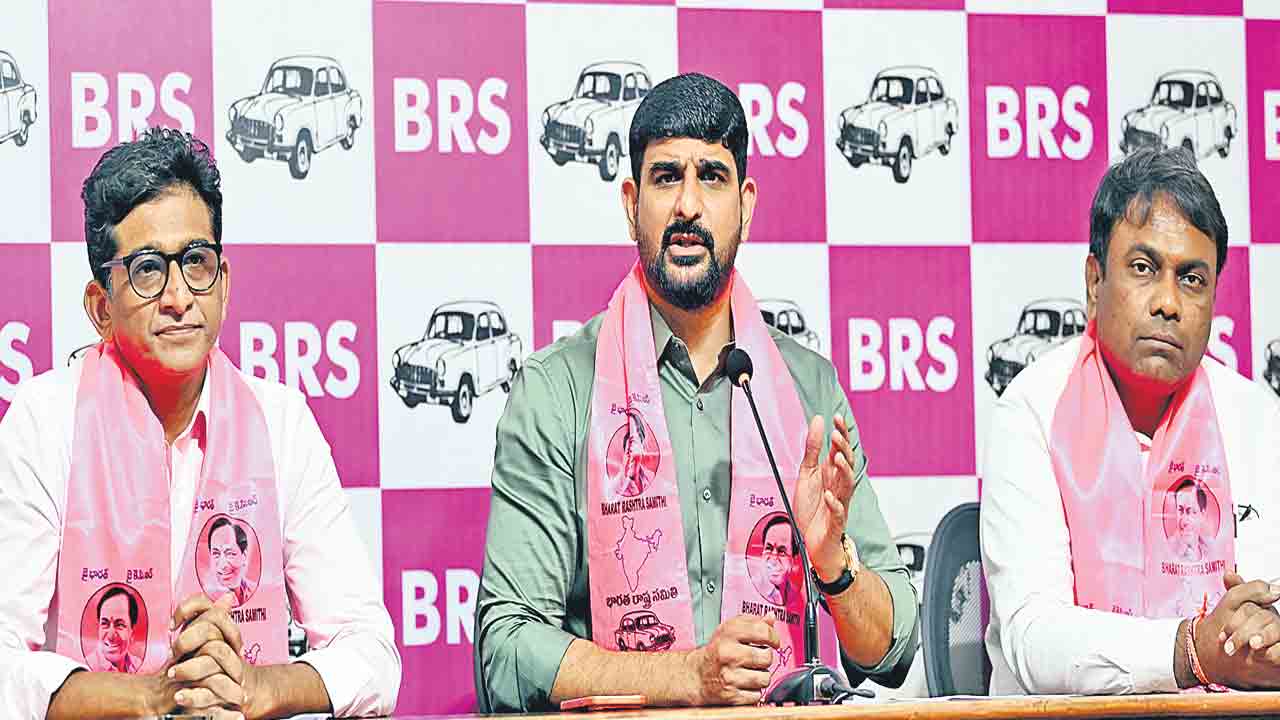తొందరలోనే సర్కార్‌కు హాలిడే