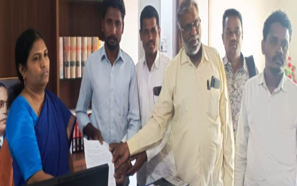 'కోయ ఆదివాసీ గిరిజన గ్రామాల్లో మౌలిక వసతులు కల్పించాలి'