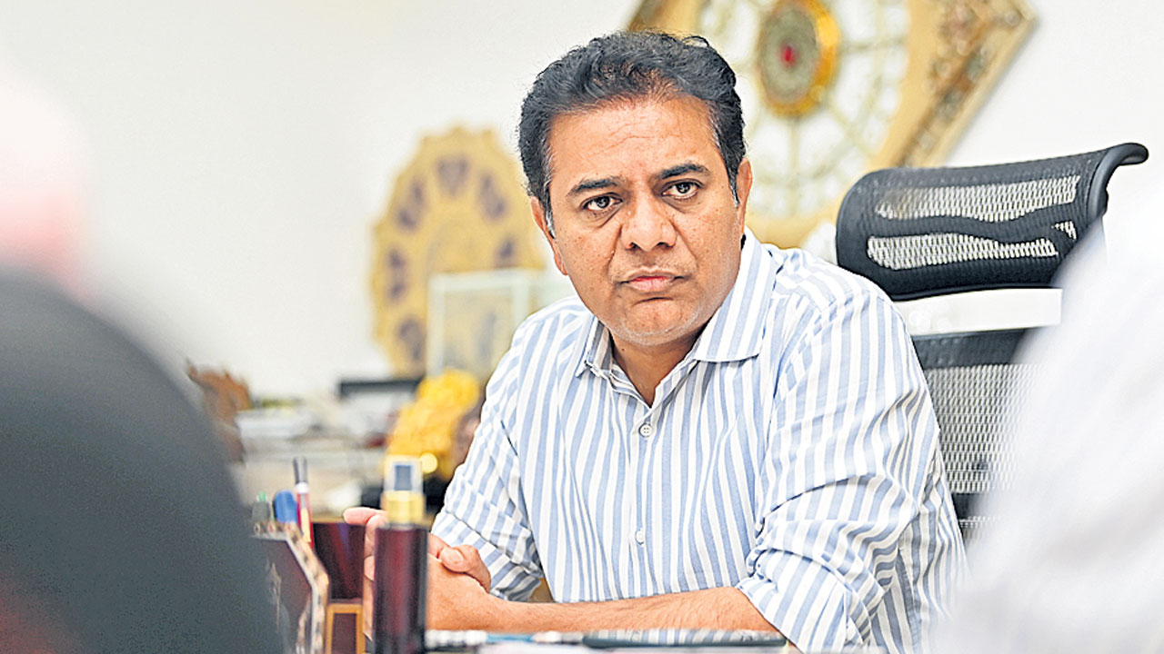 గ్రీన్‌ఫీల్డ్‌.. అక్రమాలకు రోడ్‌