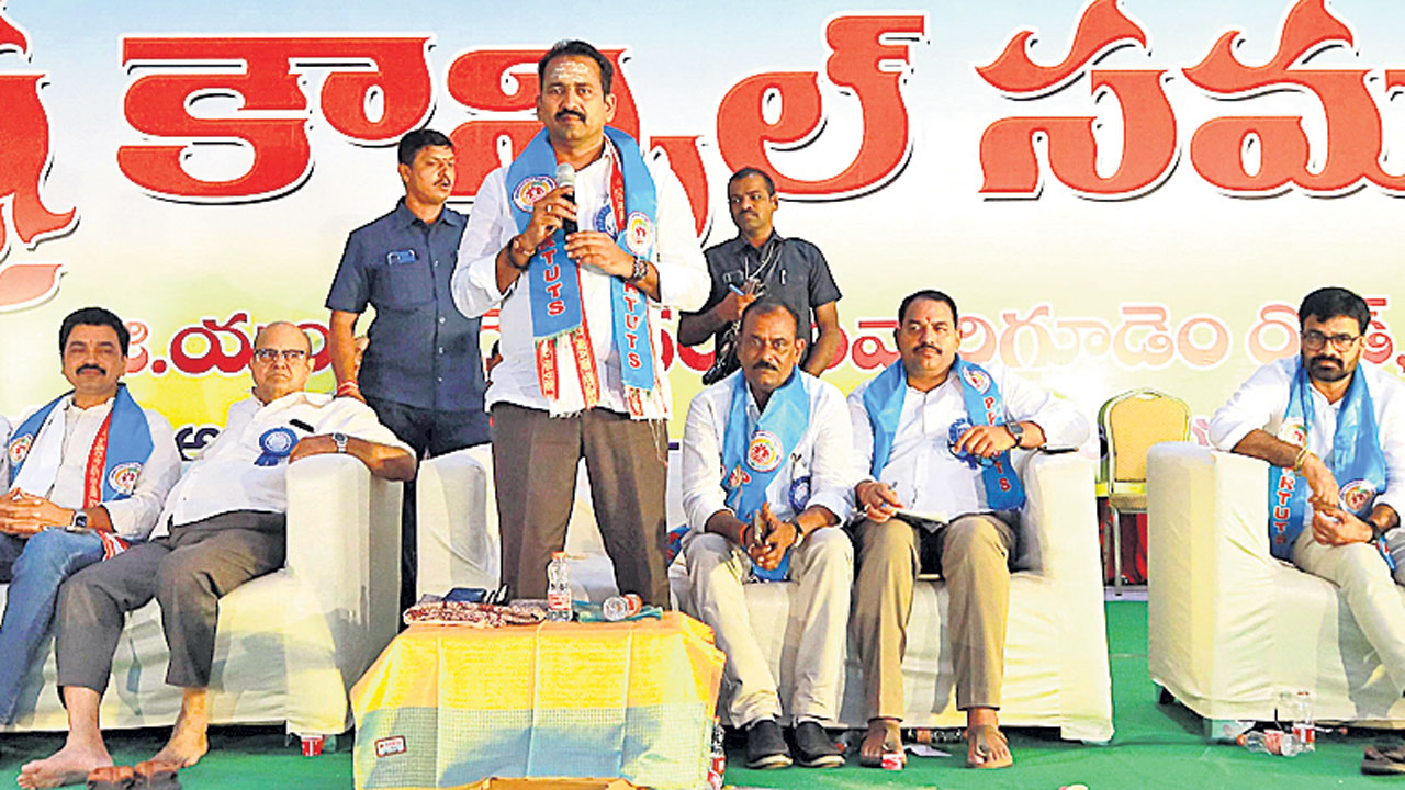 పీఆర్సీపై తాత్సారం చేస్తే మరో ఉద్యమం