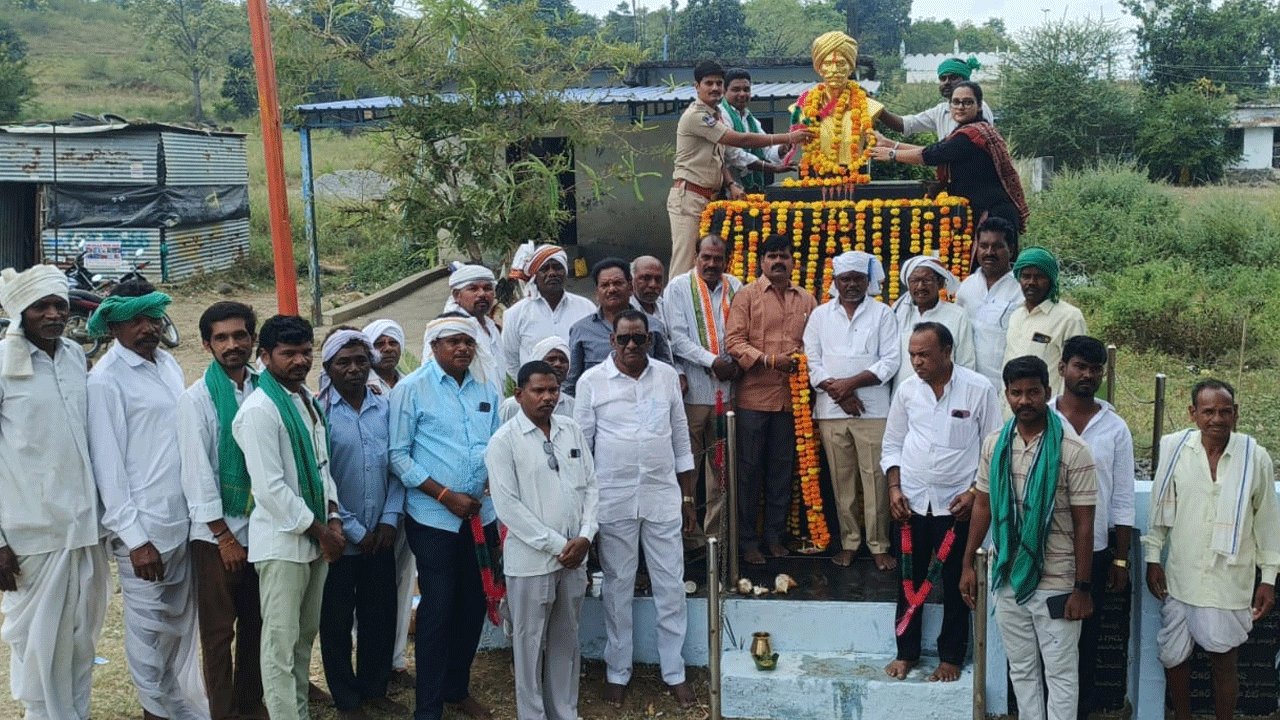 కుమ్రం భీం పోరాటం స్ఫూర్తిదాయకం : మెస్రం రూప్ దేవ్