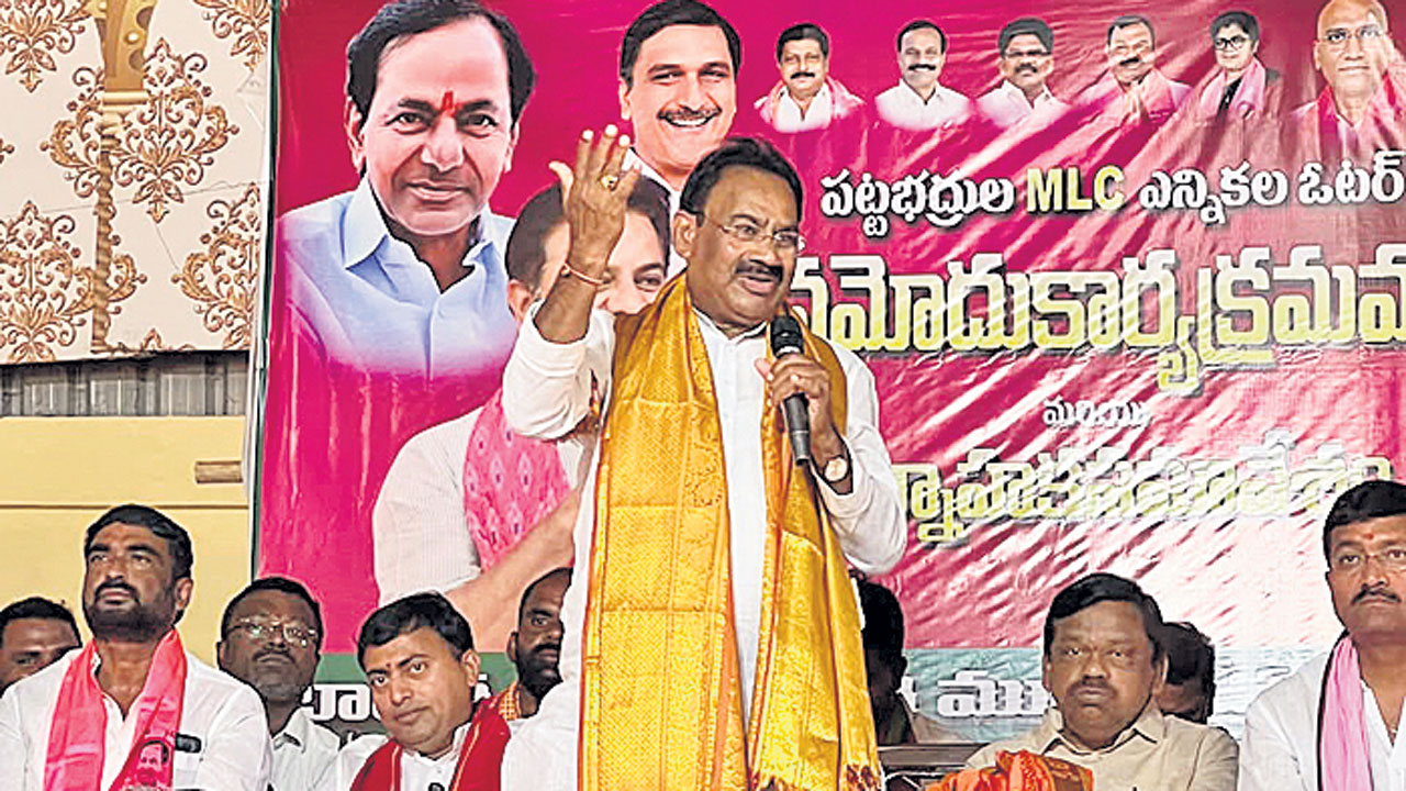 ఓటు నమోదుపై ప్రత్యేక దృష్టి సారించాలి