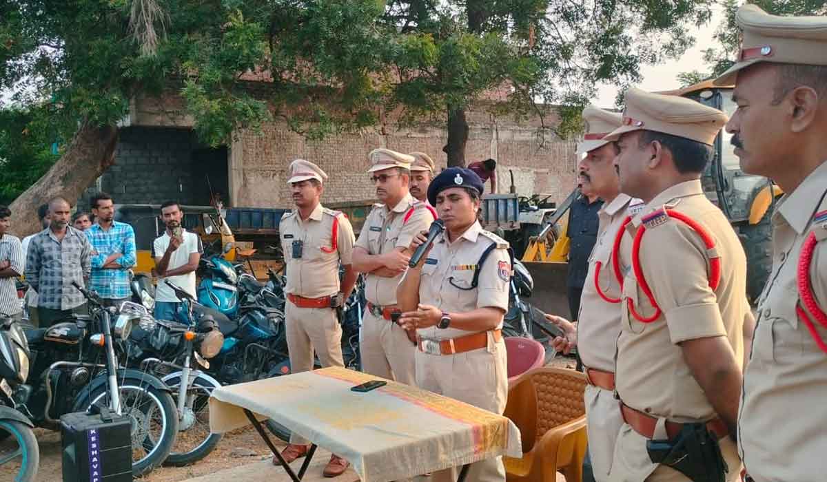 CCTV cameras | సీసీ కెమెరాల ఏర్పాటుతో నేరాలకు అడ్డుకట్ట.. హుజురాబాద్‌ ఏసీపీ మాధవి