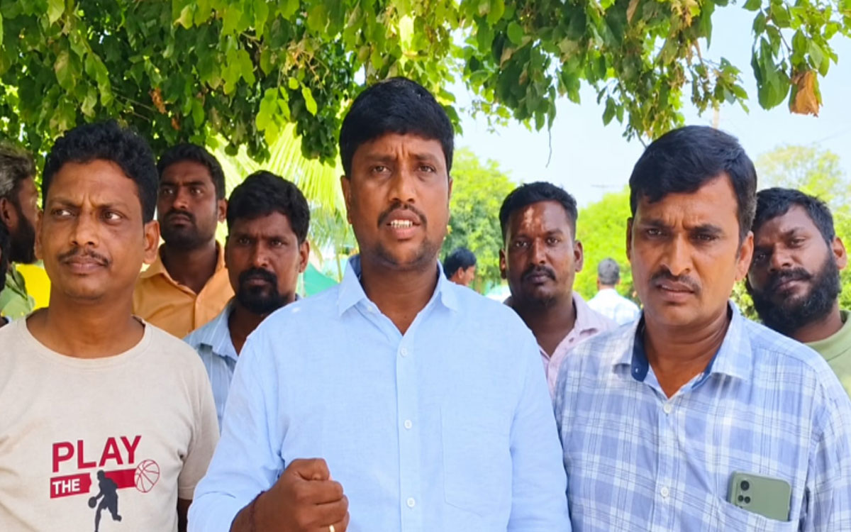 ‘రావుల‌ప‌ల్లికి మంజూరైన ఆస్ప‌త్రిని వేరే ఊరికి మార్చొద్దు’