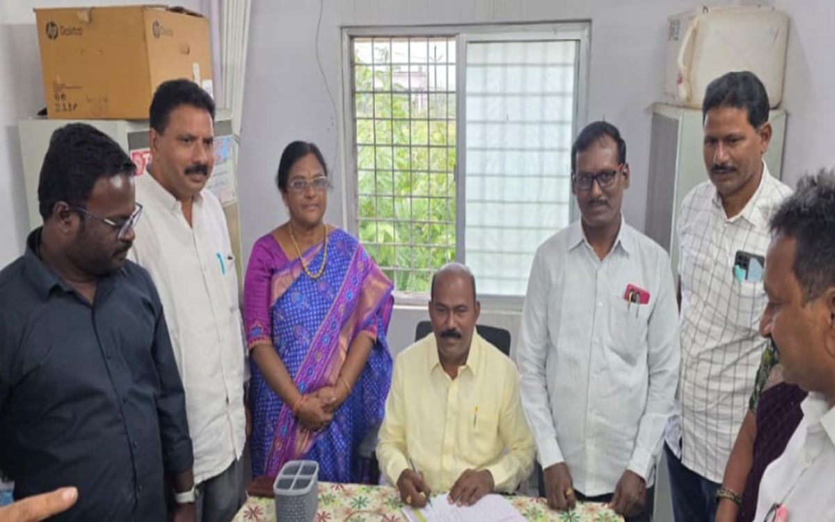 అనంతగిరి ఎంఈఓగా వెంకటయ్య బాధ్యతల స్వీకరణ