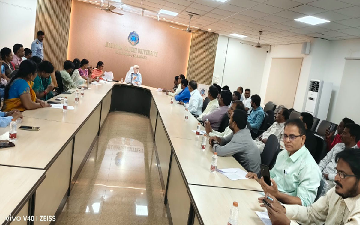 ‘బీఈడీ కళాశాలల్లో ఎఫ్ఆర్ఎస్ అటెండెన్స్ తప్పనిసరి’