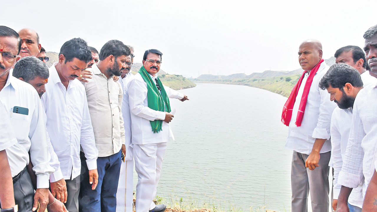 పాలన చేతకాకుంటే తప్పుకోండి