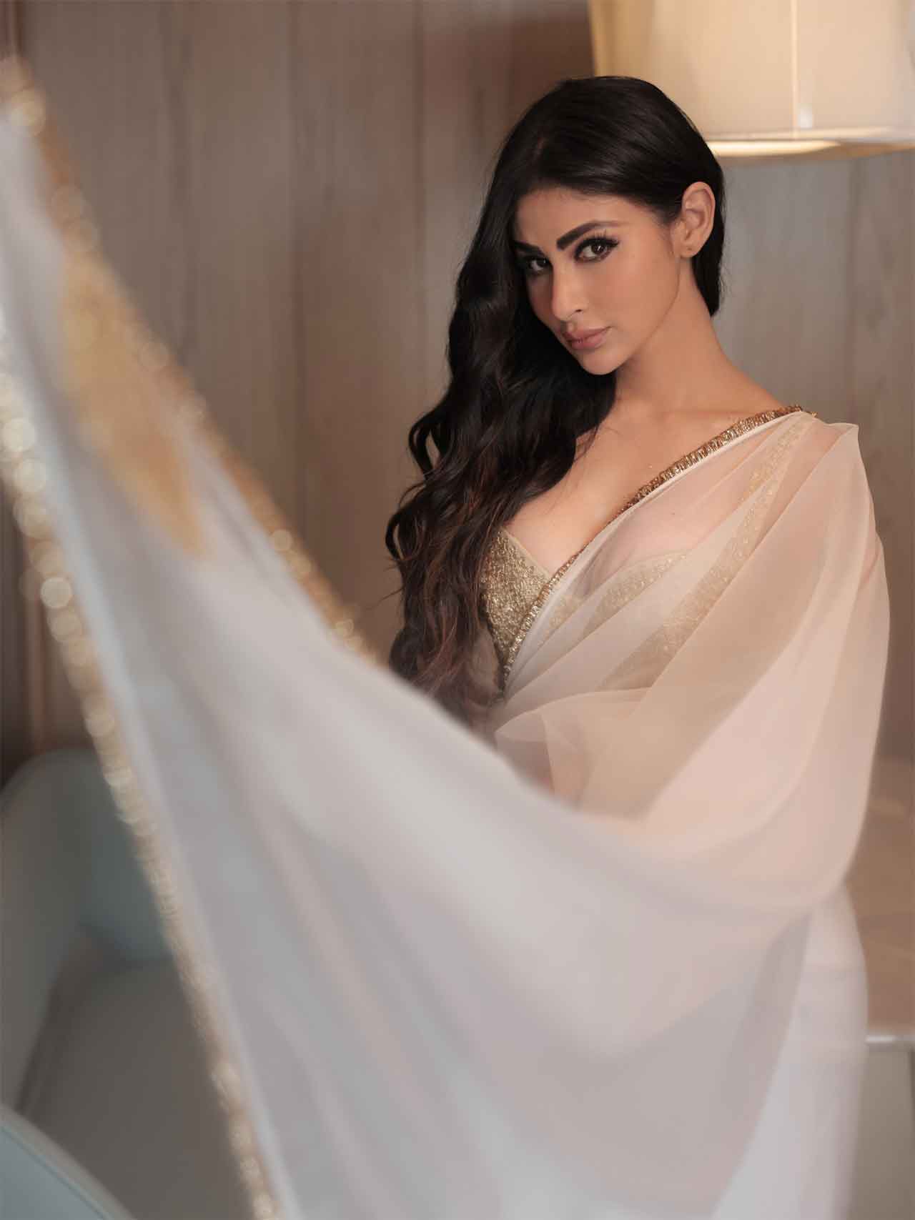 Mouni Roy7