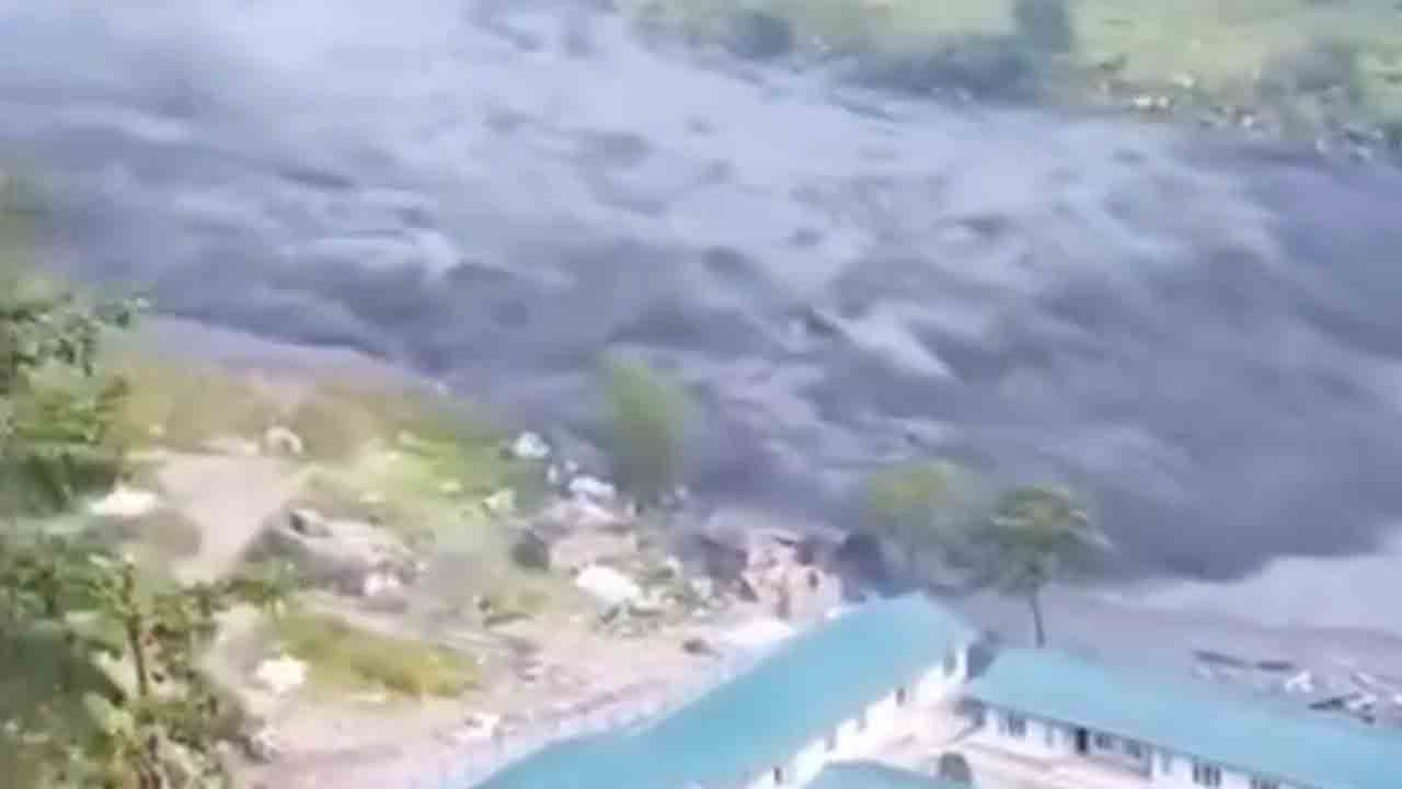 Nepal Falsh Floods | నేపాల్‌లో మళ్లీ అకస్మిక వరద.. నేలమట్టమైన ఇళ్లు, బ్రిడ్జిలు..!