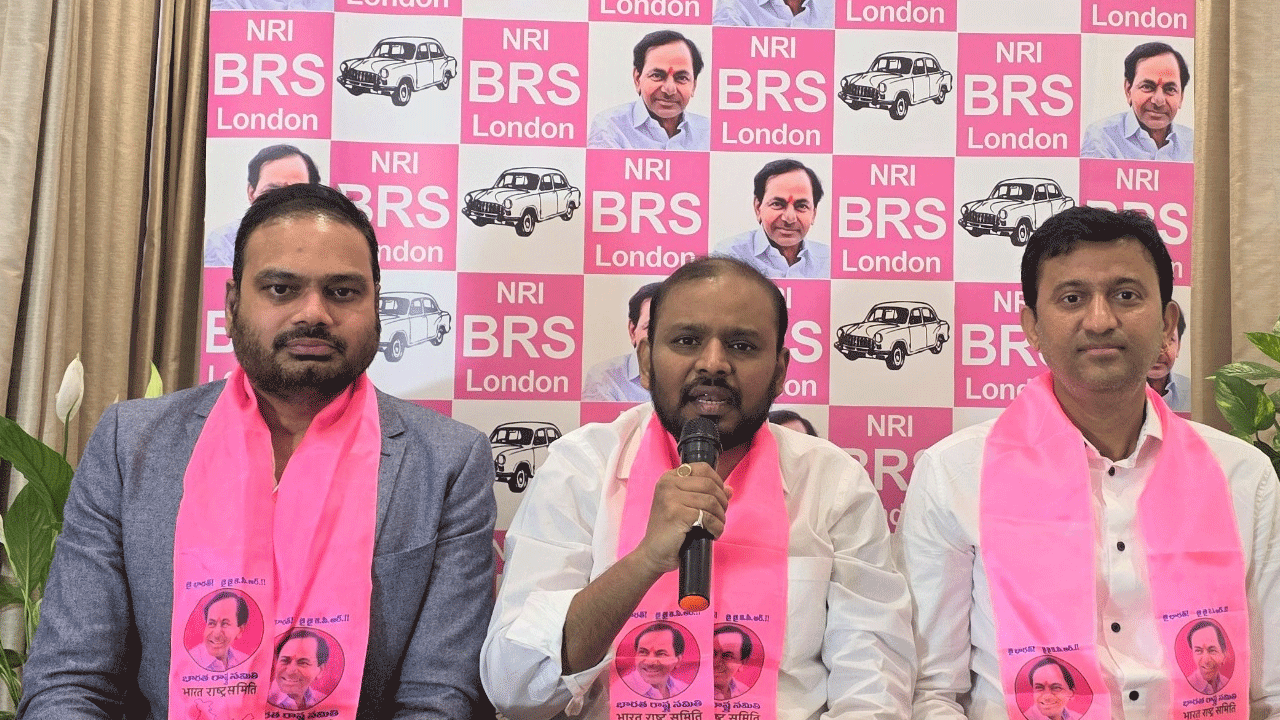 NRI | కేసీఆర్‌కు వెలుగు పత్రిక వెంటనే క్షమాపణ చెప్పాల్సిందే : అనిల్ కూర్మాచలం