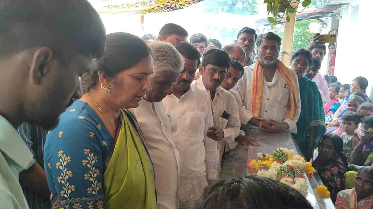 నీలగిరి కిష్టయ్య మృతి పార్టీకి తీరని లోటు : పద్మాదేవేందర్‌రెడ్డి