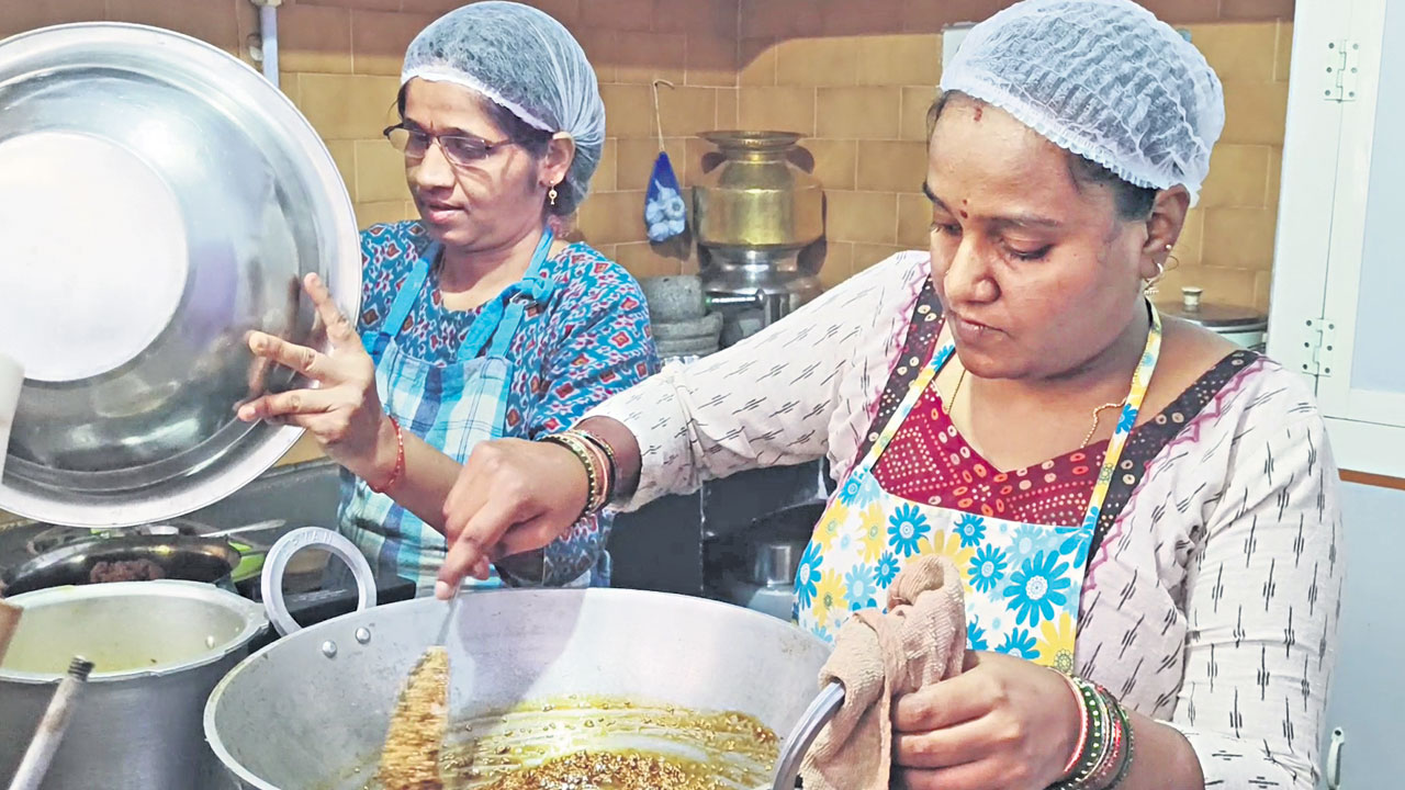 అడిగినట్టు వండిస్తారు