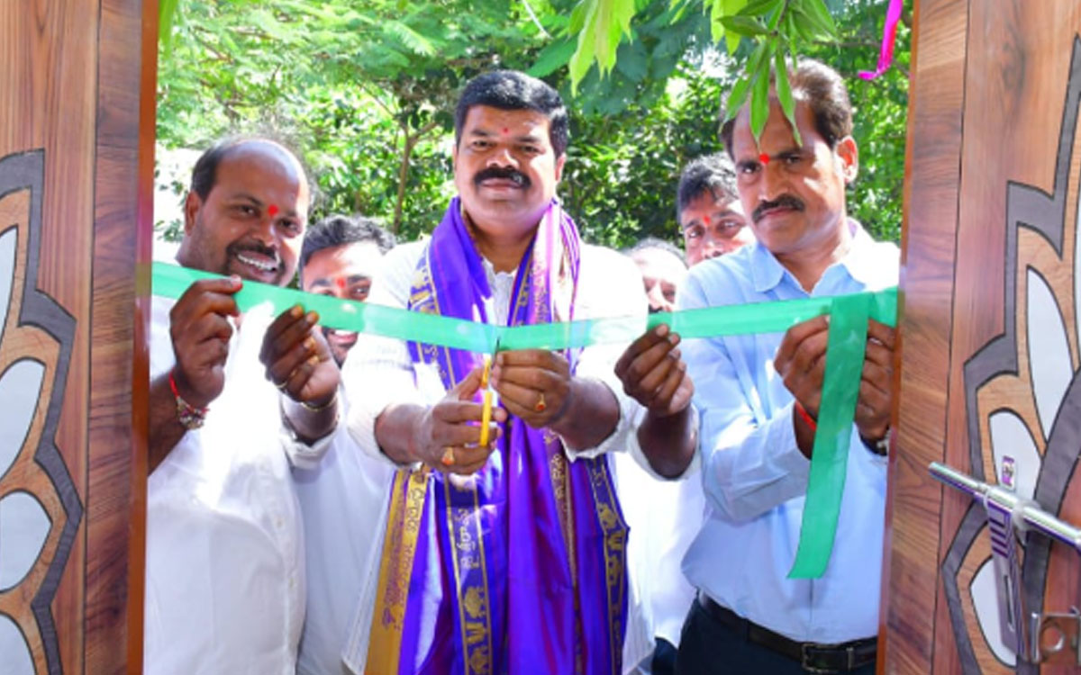 లక్ష్మీపురంలో గ్రామ మహిళా సంఘ భవనం ప్రారంభం