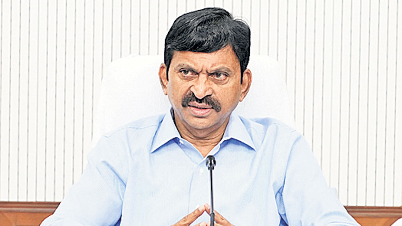 నీళ్లు రావు.. కరెంట్‌ లేదు: పొంగులేటి