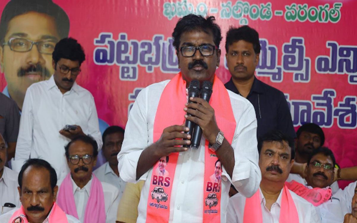 ‘గ్రాడ్యుయేట్ ఎమ్మెల్సీ ఎన్నికల్లో బీఆర్‌ఎస్ విజయం కోసం నడుం బిగించాలి’