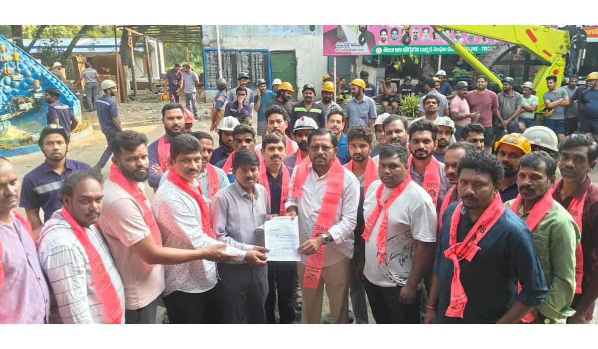 Singareni | సింగరేణి కార్మికుల రక్తపు చుక్కలకు విలువ ఇవ్వని కాంగ్రెస్.. టీబీజీకేఎస్ రాష్ట్ర వర్కింగ్ ప్రెసిడెంట్ మాదాసి రామమూర్తి