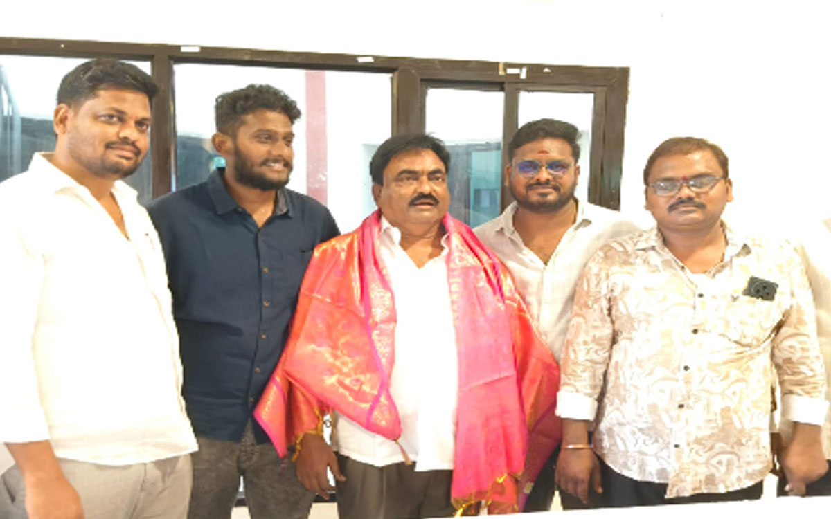 ఘనంగా రావులపల్లి రాంప్రసాద్ జన్మదిన వేడుకలు