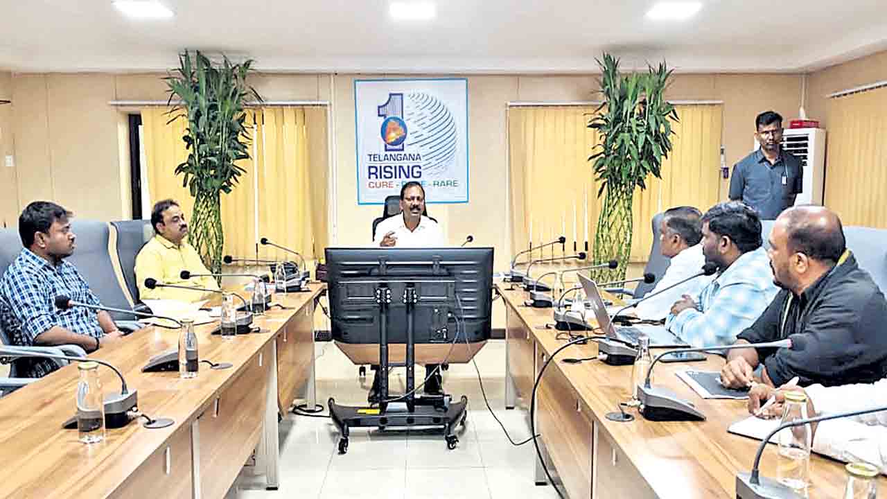 రాంకీపై ఆగ్రహం.. చెత్త సేకరణపై ఎంఎంసీ కమిషనర్‌ కన్నెర్ర