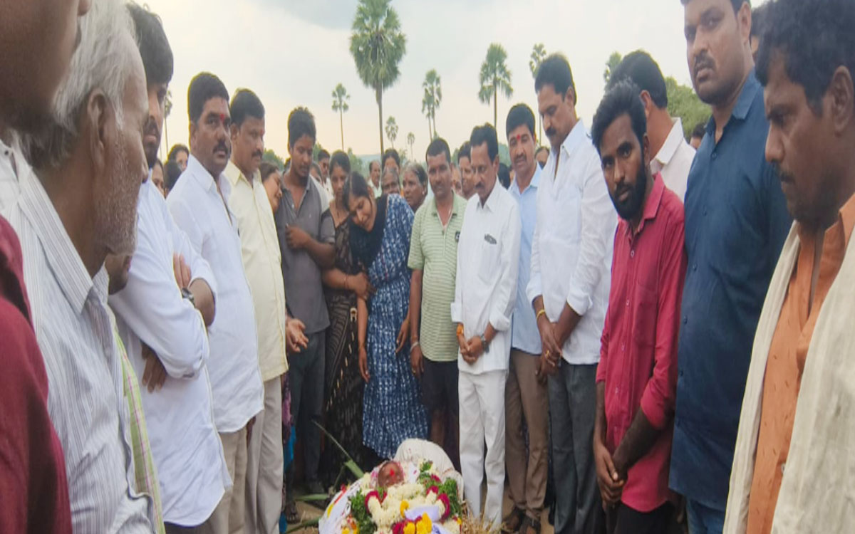 కేతావత్ చంద్రు మృతి బాధాకరం : మాజీ ఎమ్మెల్యే రవీంద్ర కుమార్