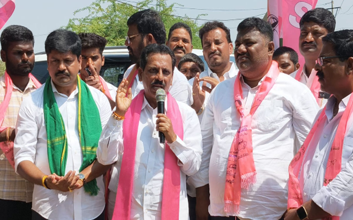రైతులకు నాణ్యమైన విద్యుత్ అందించాలి : మాజీ ఎమ్మెల్యే రవీంద్ర కుమార్