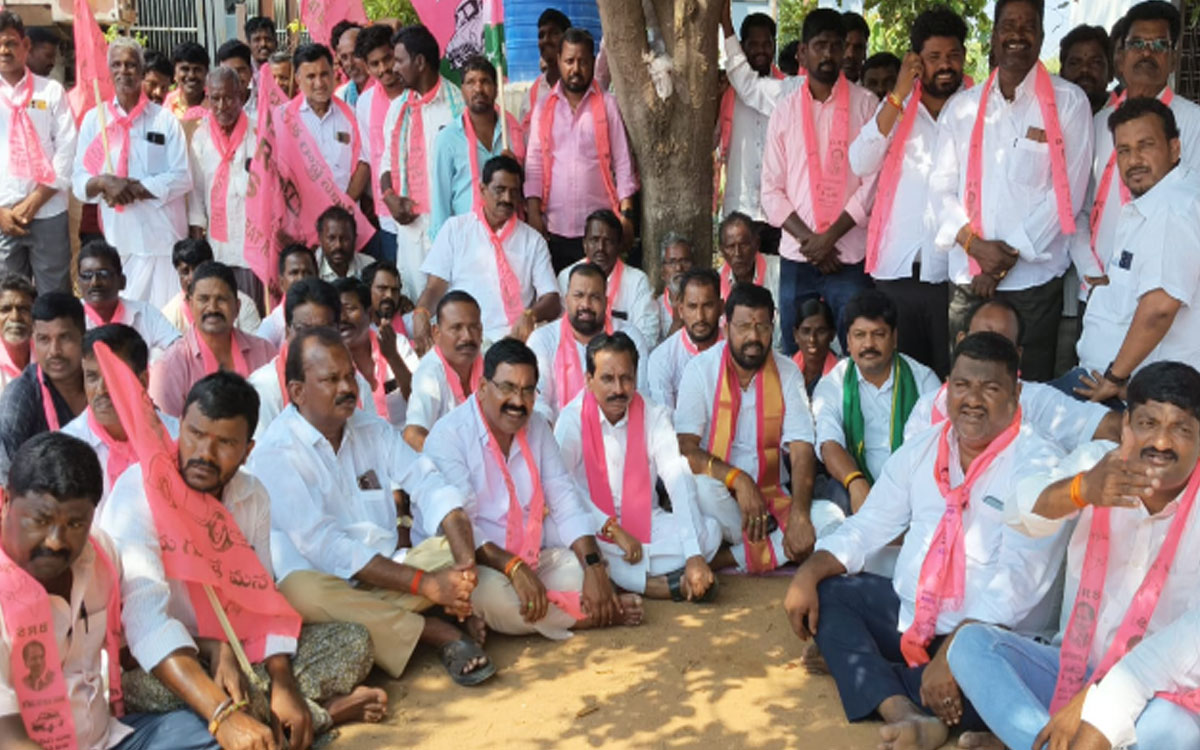 రైతులకు నాణ్యమైన విద్యుత్ అందించాలి : మాజీ ఎమ్మెల్యే రవీంద్ర కుమార్