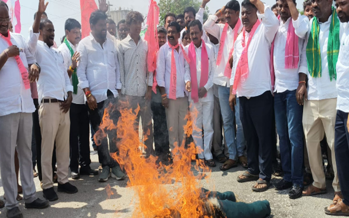 రైతులకు నాణ్యమైన విద్యుత్ అందించాలి : మాజీ ఎమ్మెల్యే రవీంద్ర కుమార్