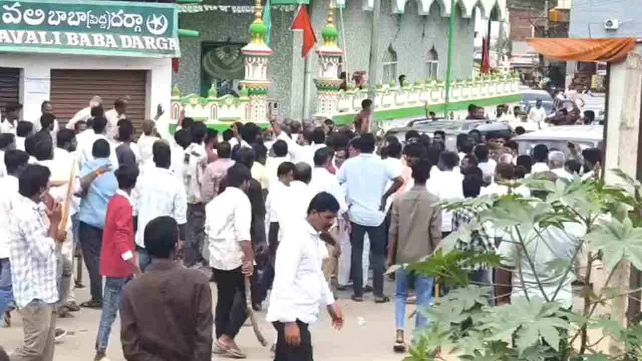 AP News | వైసీపీ వాహనాలకు నిప్పు పెట్టిన దుండగులు.. రాయచోటిలో తీవ్ర ఉద్రిక్తత