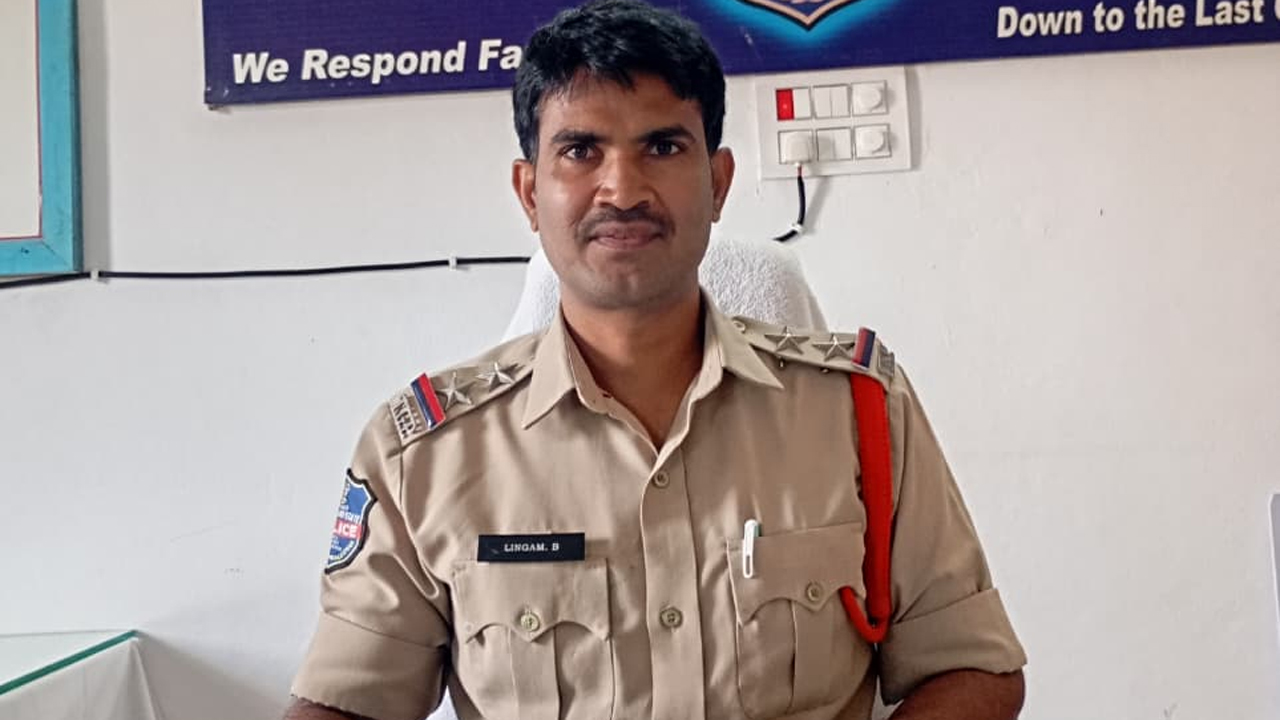 Rayapol SI | చట్టాన్ని చేతుల్లోకి తీసుకుంటే సహించేది లేదు.. రాయపోల్‌ ఎస్‌ఐ స్ట్రాంగ్ వార్నింగ్