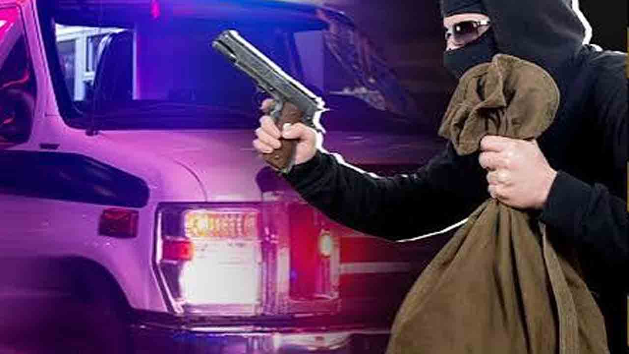 Robbery | పుణ్యక్షేత్రానికి వెళ్లిన ఫ్యామిలీ.. రాత్రి కారులో హైదరాబాద్‌కు తిరిగొస్తుంటే..