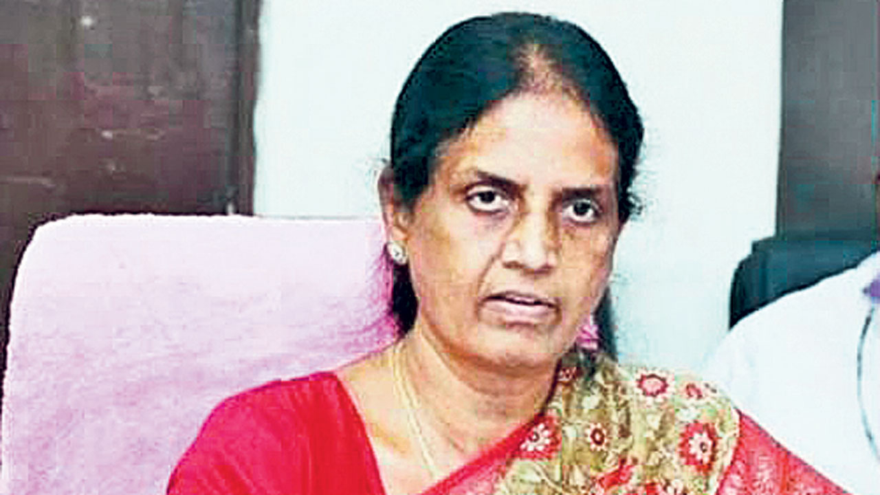 పాలన విప్లవానికి రూపశిల్పి కేసీఆర్‌: సబిత