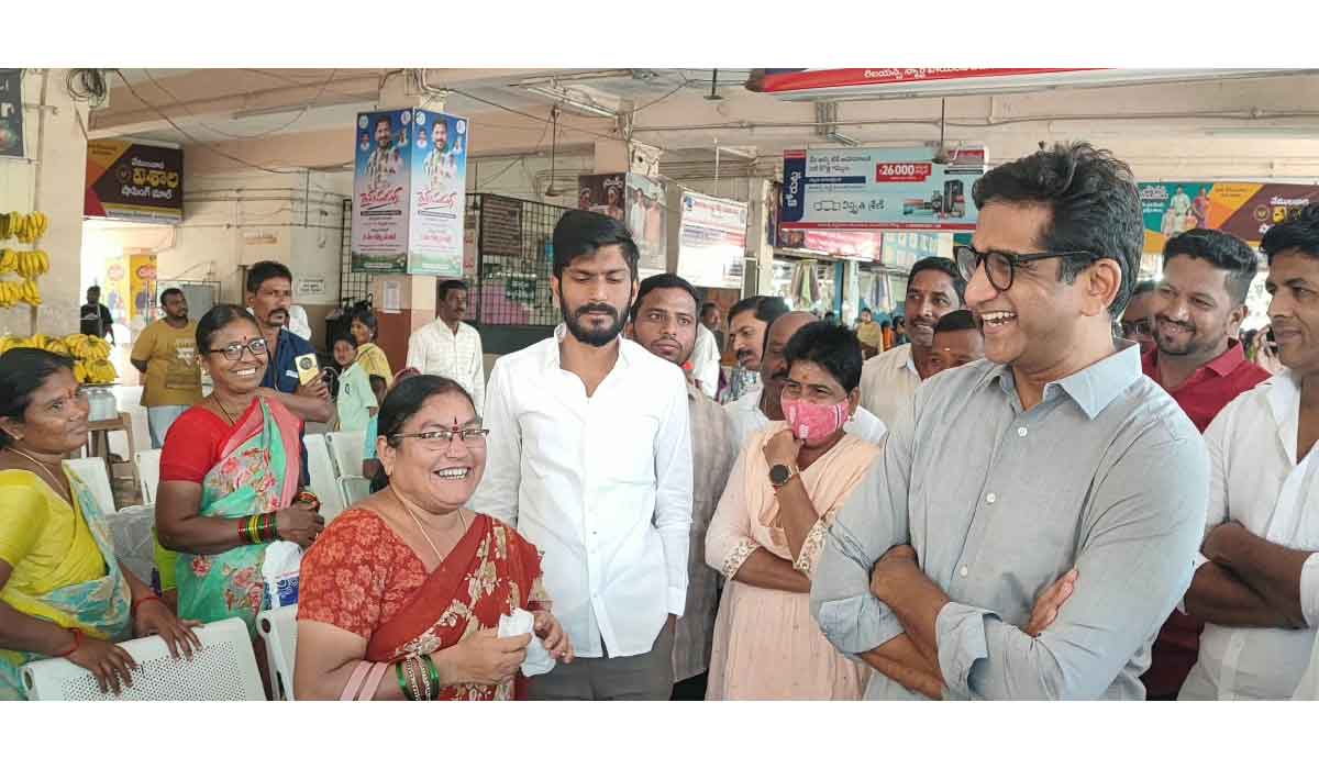 MLA Dr Kalvakuntla Sanjay రాష్ట్రంలోని డొక్కు బస్సులను కోరుట్ల డిపోకు తరలిస్తున్నరు.. కోరుట్ల ఎమ్మెల్యే డాక్టర్‌ కల్వకుంట్ల సంజయ్‌