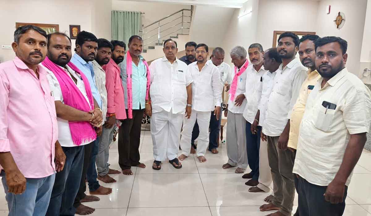 Voditela Sathish kumar | సింగరేణి కార్మిక గర్జనకు తరలిన చిగురుమామిడి బీఆర్ఎస్ శ్రేణులు