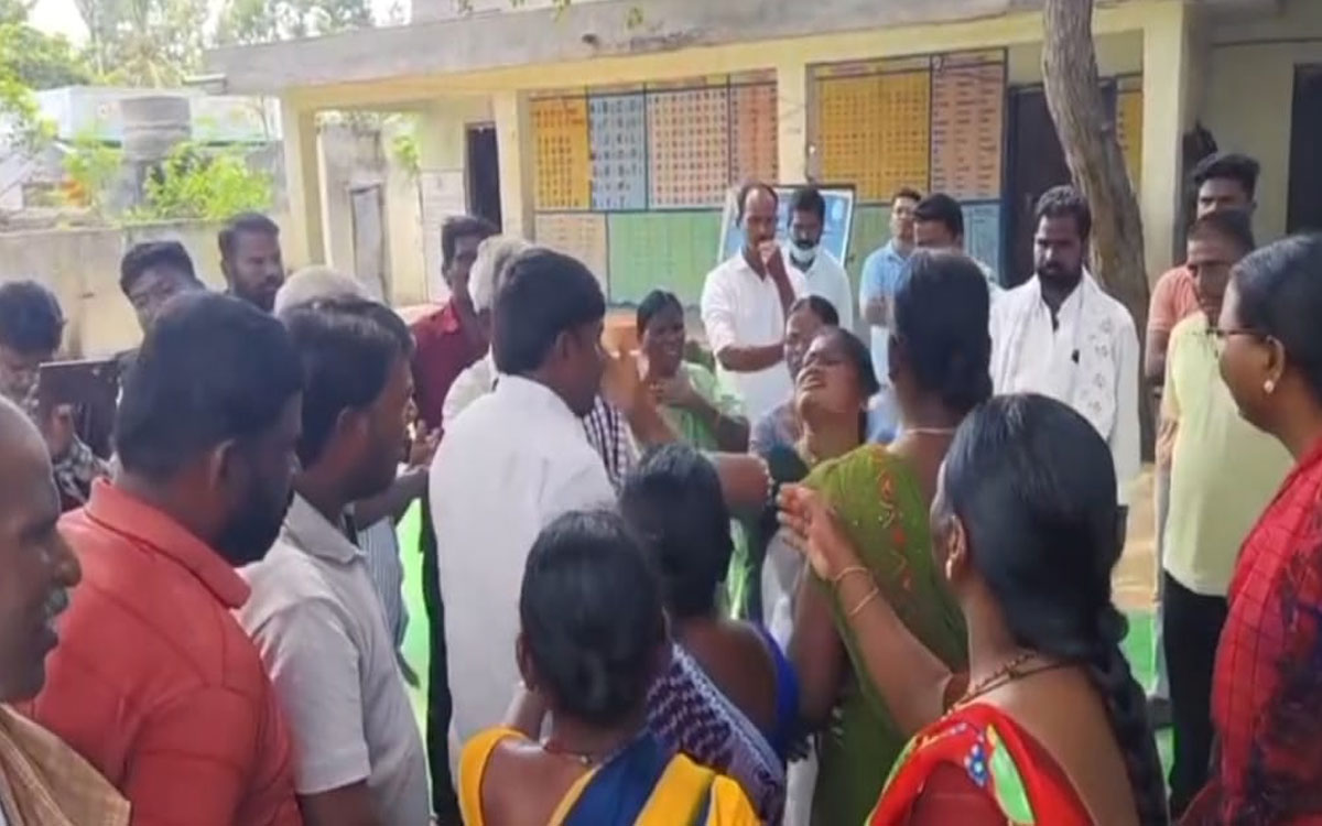దళిత మహిళపై దాడి.. వ్య‌క్తిపై ఎస్సీ, ఎస్టీ అట్రాసిటీ కేసు