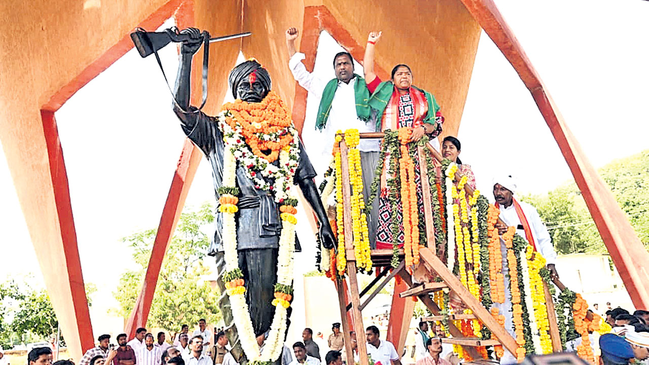 అటవీ అధికారుల నుంచి భద్రత కల్పించండి