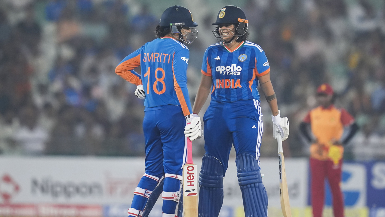 India vs Zimbabwe | షఫాలీ సునామీ.. స్మృతి మంధాన మెరుపు ఫినిషింగ్.. 8.5 ఓవర్లలోనే జింబాబ్వేపై టీమిండియా విధ్వంసం!