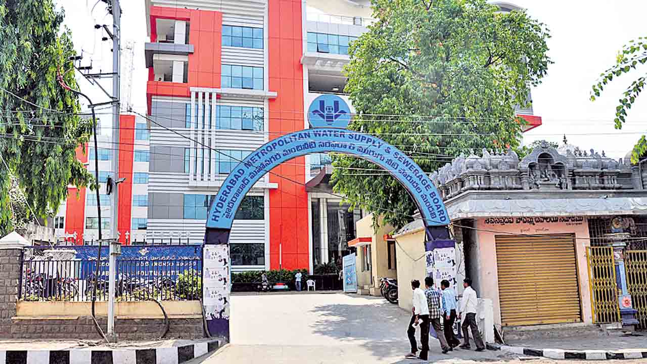 గ్రీవెన్స్‌ ఫిర్యాదులకు మోక్షమేదీ!.. అవస్థలు పడుతున్న వినియోగదారులు