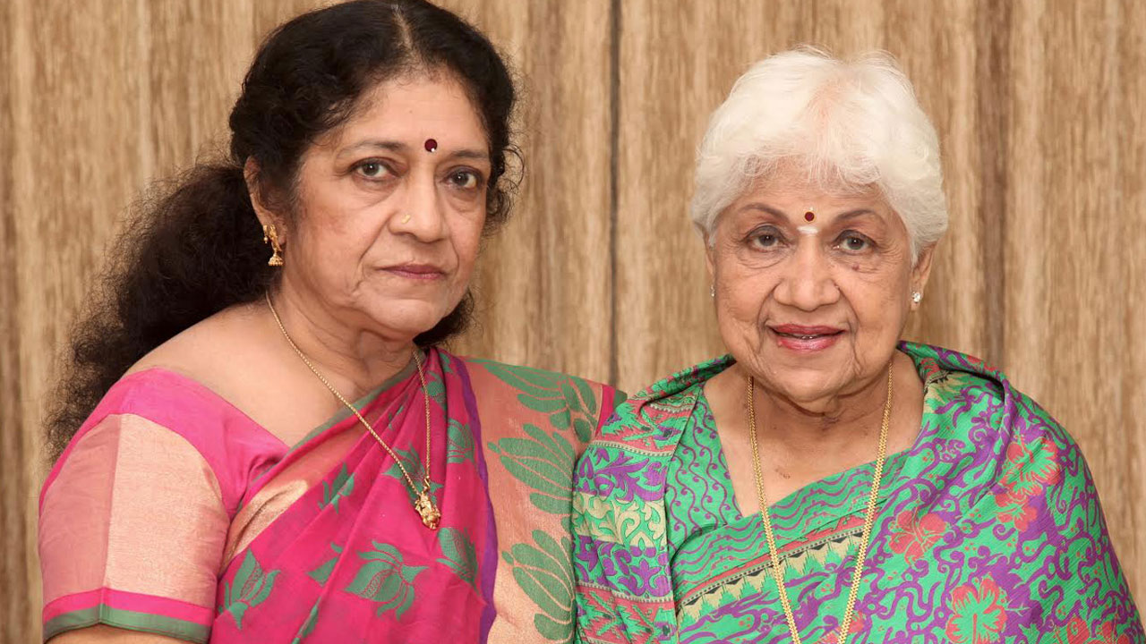 Sowcar Janaki | షావుకారు జానకి కుమార్తెకు ప్రమాదం.. వీల్‌చైర్‌ నుంచి కిందపడి ఇబ్బందులు..!