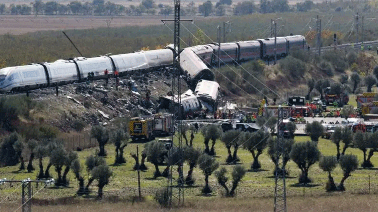 Spain Train Crash: డ్రైవ‌ర్లు, కంట్రోల్ సెంట‌ర్ మ‌ధ్య సంభాష‌ణ‌.. ఆడియో రిలీజ్ చేసిన స్పానిష్ మీడియా