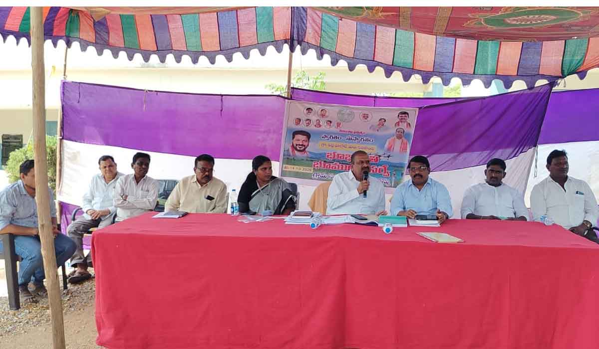 land resurvey | భూముల రీసర్వేకు ప్రతీ ఒక్కరూ సహకరించాలి.. ఏడీ శ్రీనివాస్‌