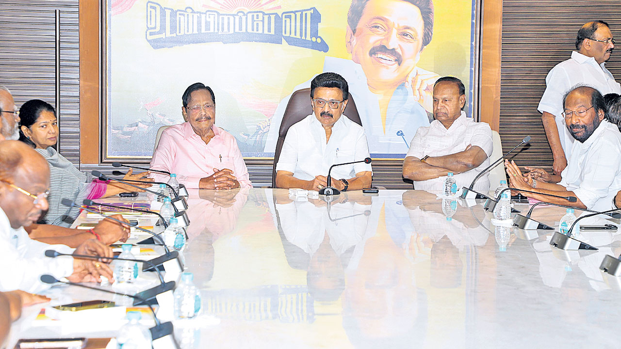 ‘వెన్నుపోటు’ కాంగ్రెస్‌తో కలిసి పనిచేయం