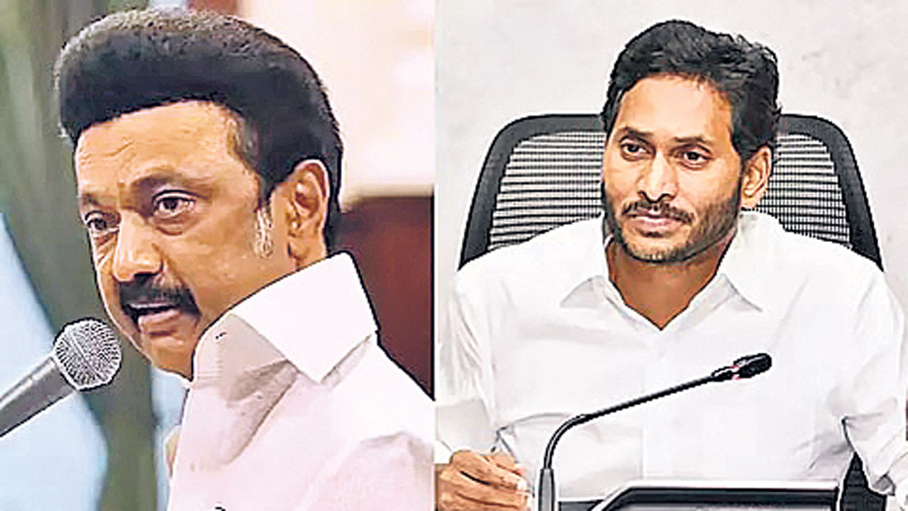 డీఎంకే, వైసీపీ ఎటు?