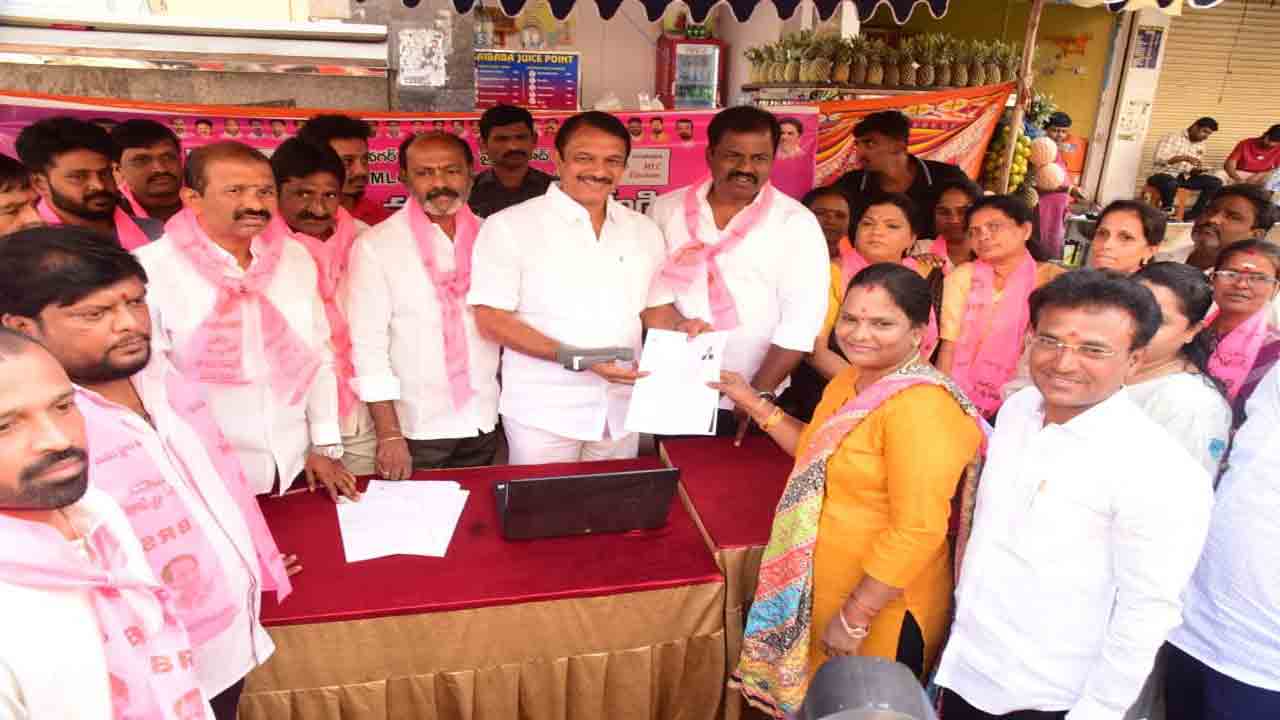 ఓటు నమోదులో బీఆర్‌ఎస్‌ దూకుడు