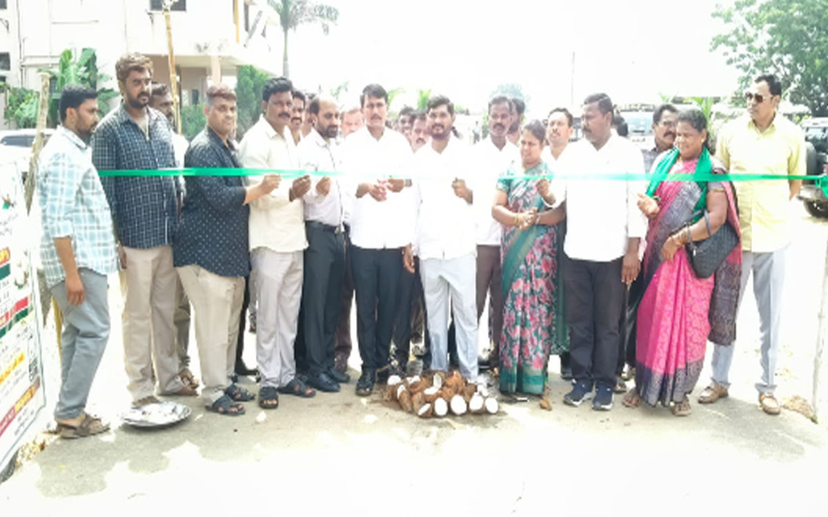 డేగలమడుగులో పత్తి కొనుగోలు కేంద్రం ప్రారంభం
