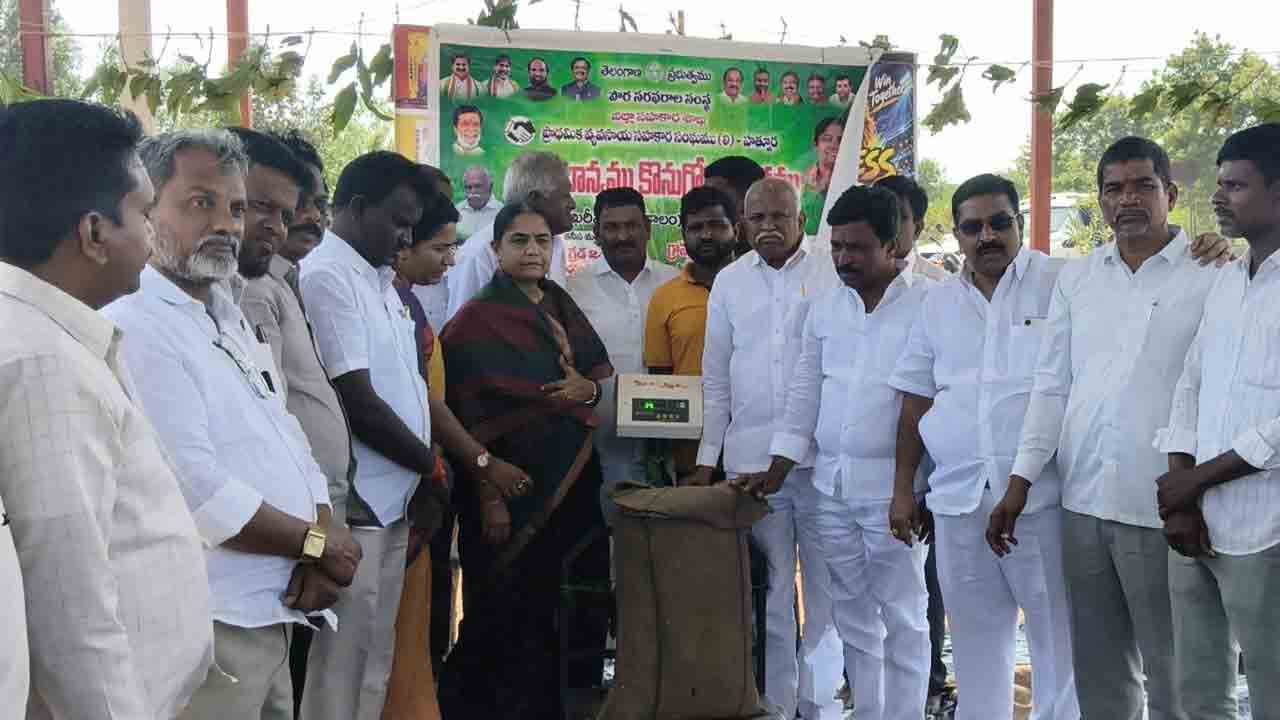 ప్రభుత్వం ముందు చూపు లేకనే రైతులకు ఇబ్బందులు : ఎమ్మెల్యే సునీతా లక్ష్మారెడ్డి