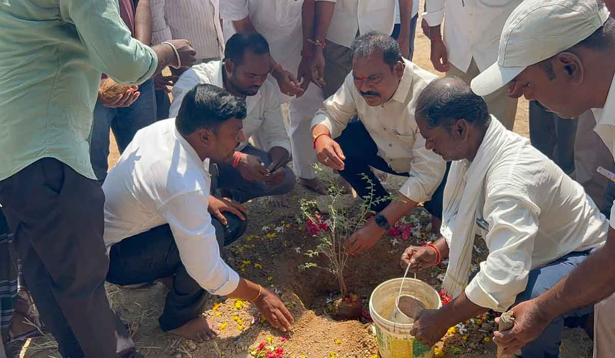 Sunke Ravishankar | గుడికో జమ్మి మొక్క నాటుదాం.. చొప్పదండి మాజీ ఎమ్మెల్యే సుంకె రవిశంకర్‌