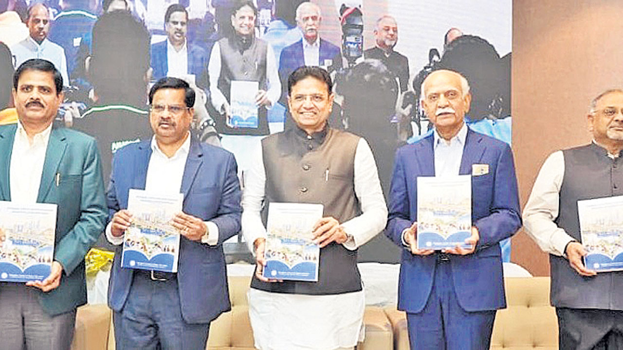 సాంకేతికతకు అనుగుణంగా విద్యా విధానం